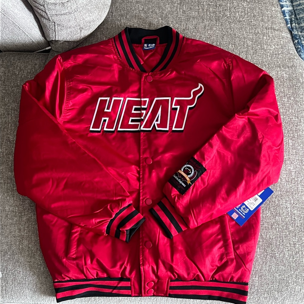 NBA Miami Heat Red Jacket. New with tag. Basketball men.